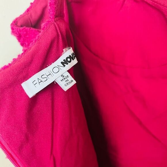 FASHION NOVA She's The One Tweed Mini Dress w/ Feather Hem in Magenta Size S - Picture 6 of 7